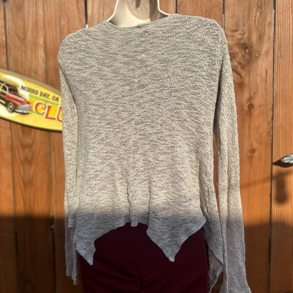 Cute tan knitted Cardigan Size Small - Picture 5 of 10